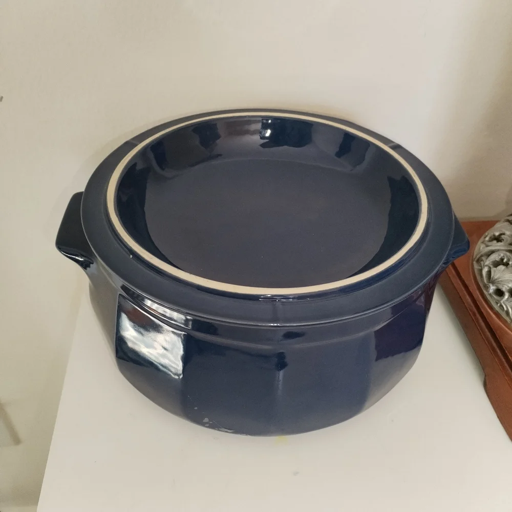 Beautiful Navy Blue Emile Henry Ceramic Covered Casserole 9×5
